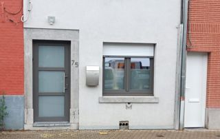 façade à Liège avec menuiseries en PVC