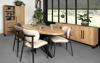 salle à manger meubles en bois clair